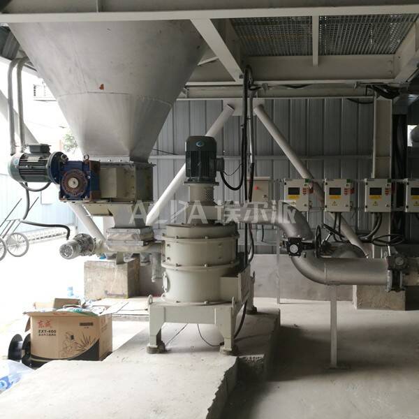 郑州某特种铝酸盐有限公司  购买小苏打专用粉碎设备CSM510